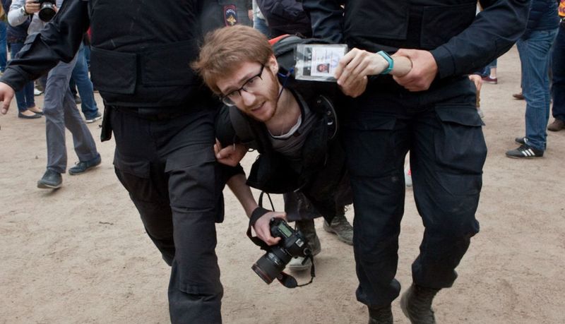 Гелетей пообещал, что на журналистов в жилетах нападать не будут