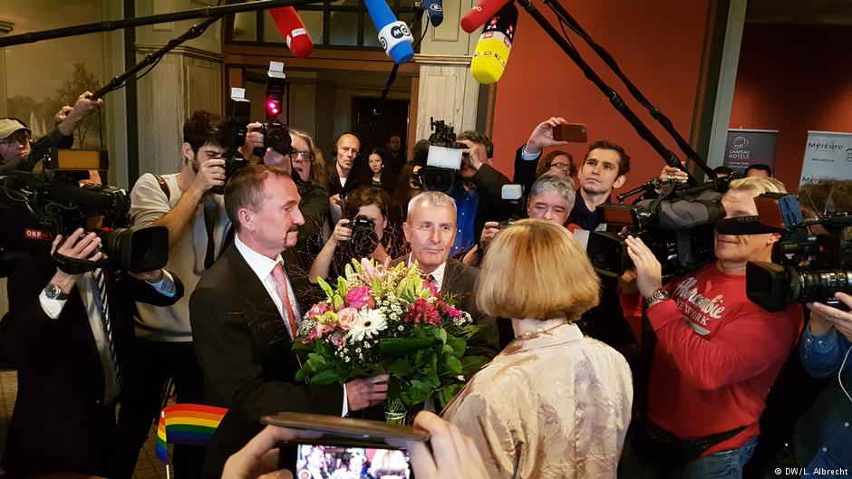 В Германии зарегистрирован первый однополый брак