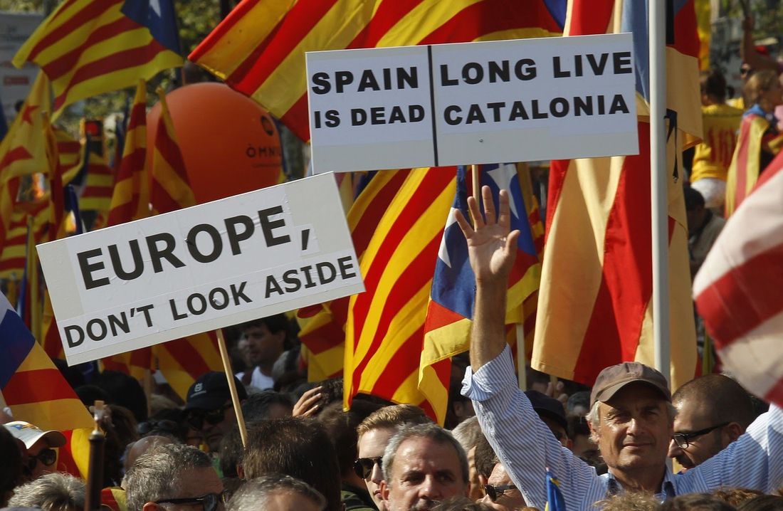 Сенат Испании ввел в Каталонии прямое управление