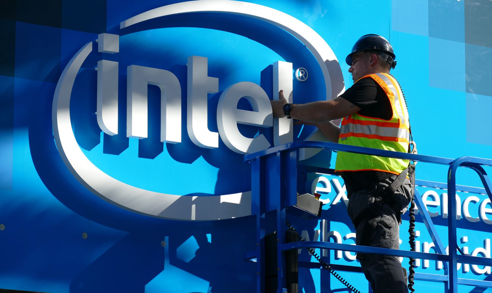 СМИ: Intel может закрыть представительство в Украине