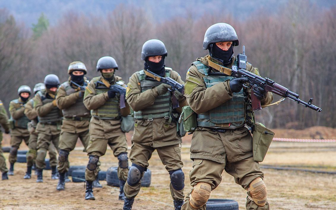 Муниципальную стражу Зеленского Донбасс встретил в штыки