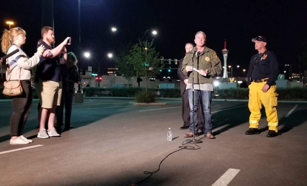 Число жертв стрельбы в Лас-Вегасе выросло до 58 человек