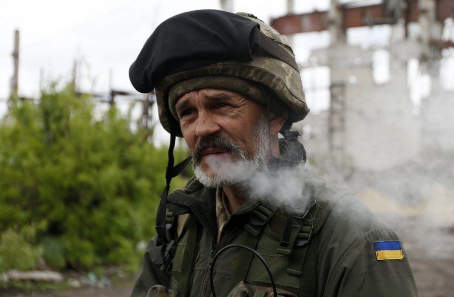 Украинским военным разрешили носить усы и бороды