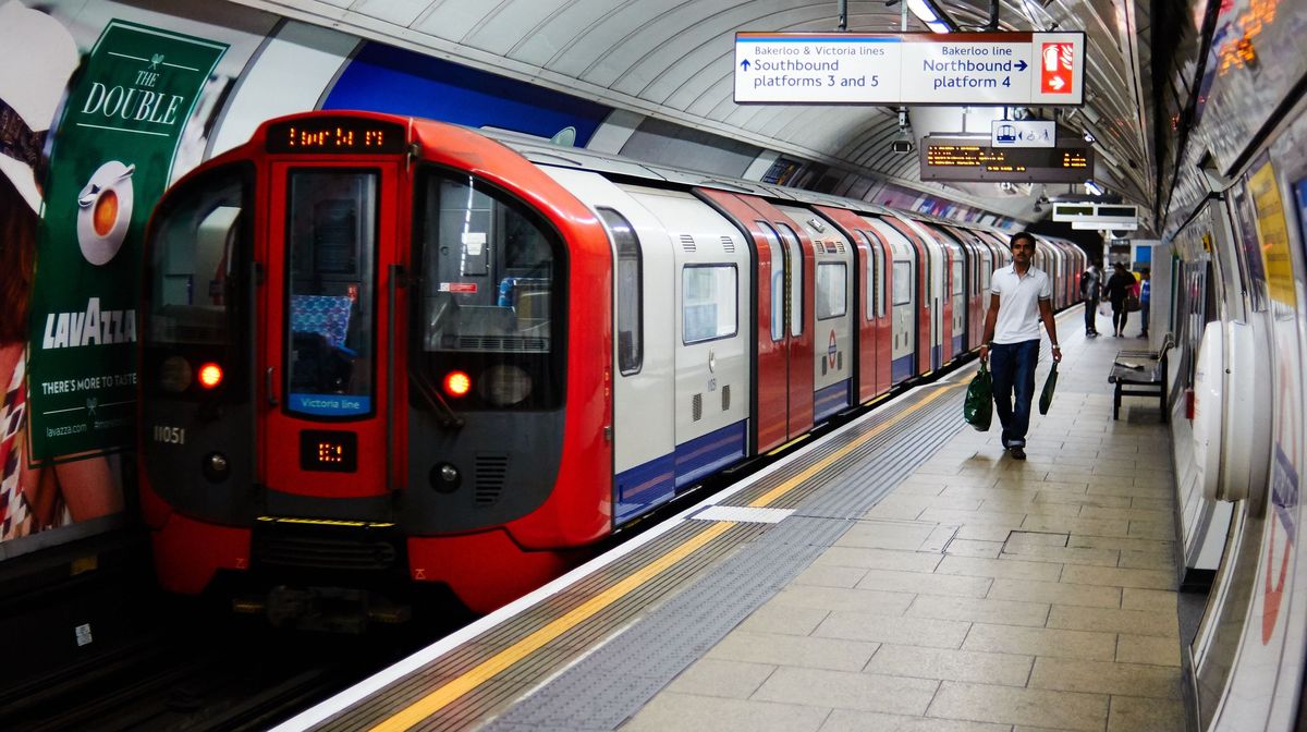 В метро Лондона произошла стрельба