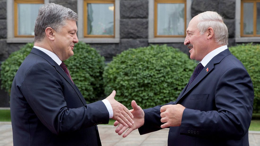 Порошенко и Лукашенко провели встречу в ОАЭ