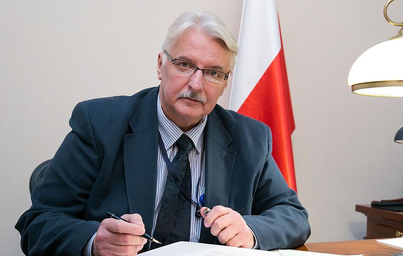 Ващиковский: чиновникам, блокирующим эксгумацию жертв, запретят въезд в Польшу
