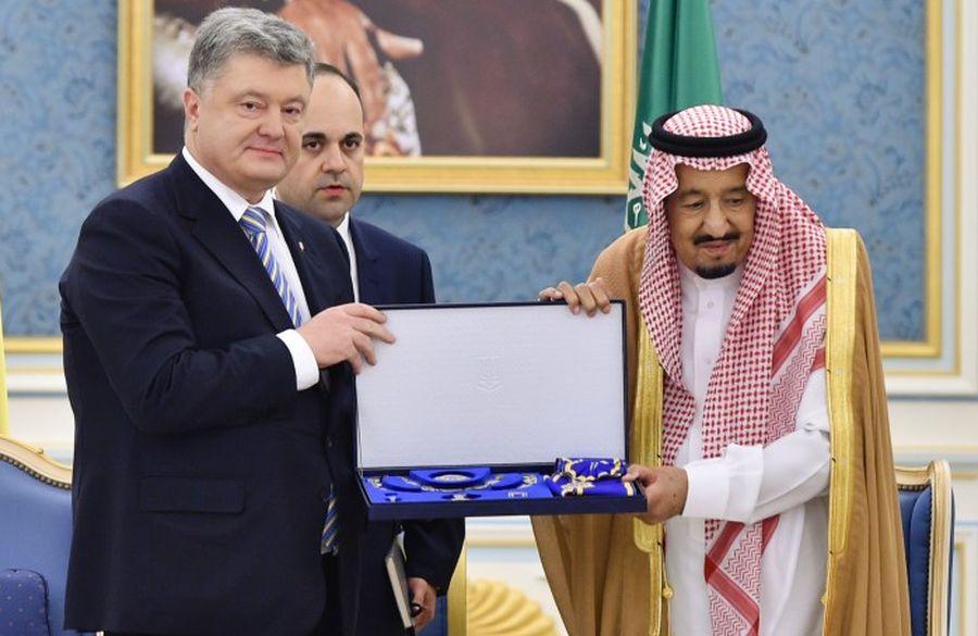 Порошенко вручил орден Ярослава Мудрого королю Саудовской Аравии