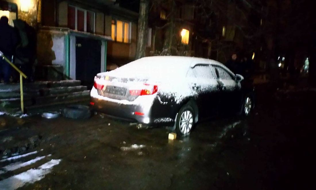 СМИ: в Харькове взорвали машину сотрудника Нацполиции