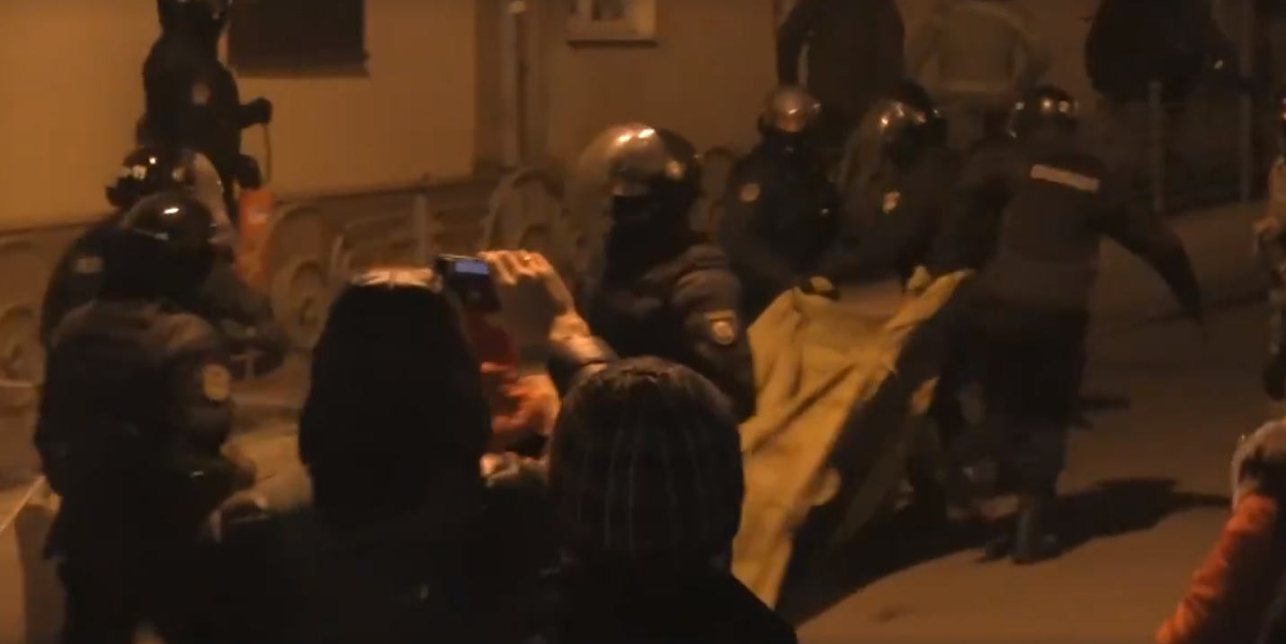 Полиция не дала установить палатку у места содержания Саакашвили (видео)