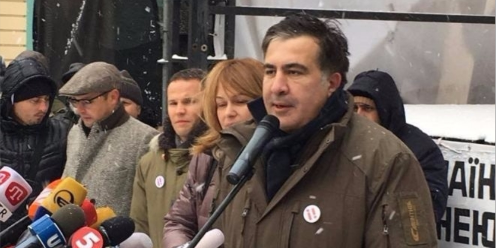 Саакашвили отказался идти к «лжепрокурору» Луценко