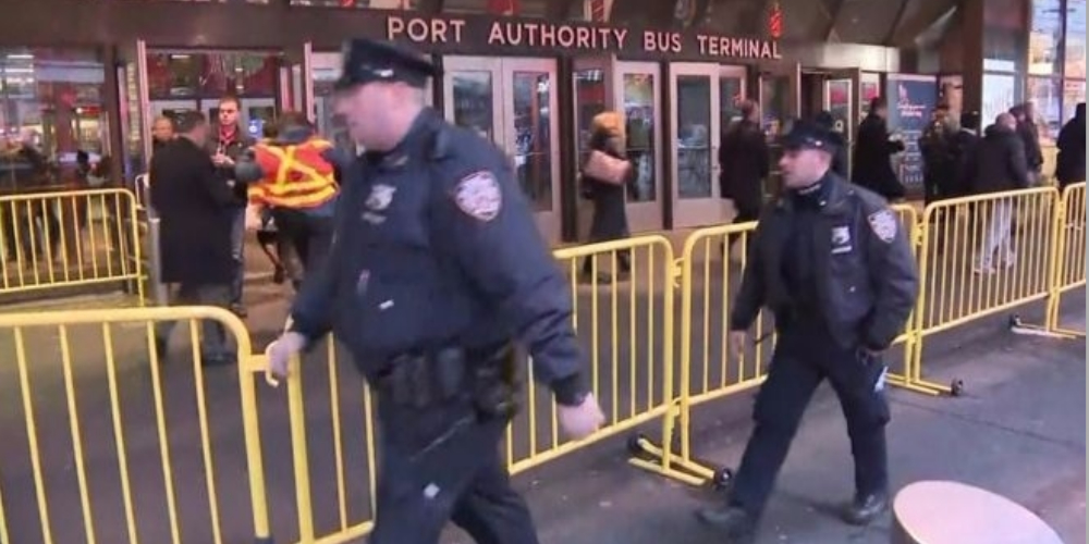На автовокзале в Нью-Йорке прогремел взрыв