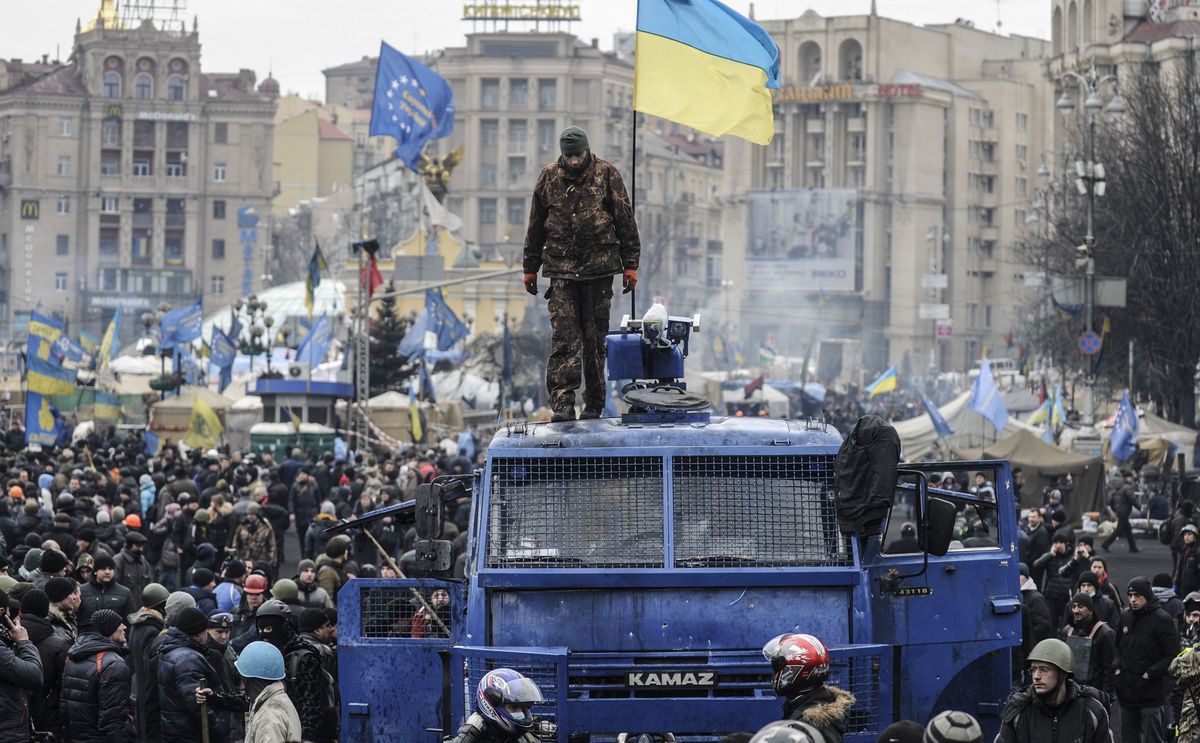 Суд отправил на повторное рассмотрение дело о выдаче оружия со складов МВД во время Майдана