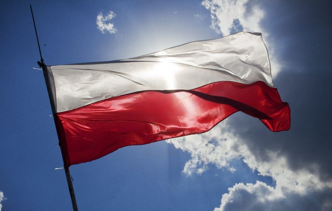 Еврокомиссия подала в суд на Польшу за отказ принимать беженцев