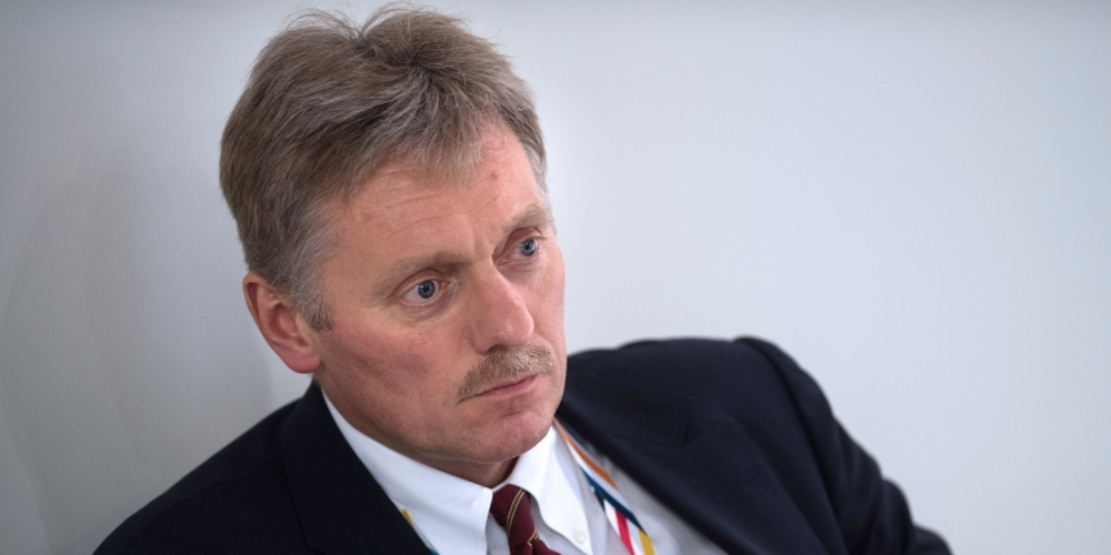 Песков: В Кремле не ожидают результатов от встречи Суркова и Волкера