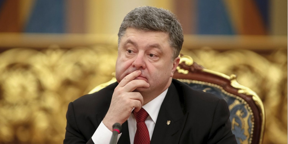 АП: Рассчитываем на извинения от СМИ, опубликовавших фейк о Порошенко