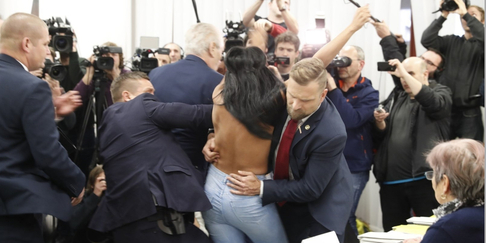 Адвокат: В Чехии участница Femen приговорена к условному сроку и депортации