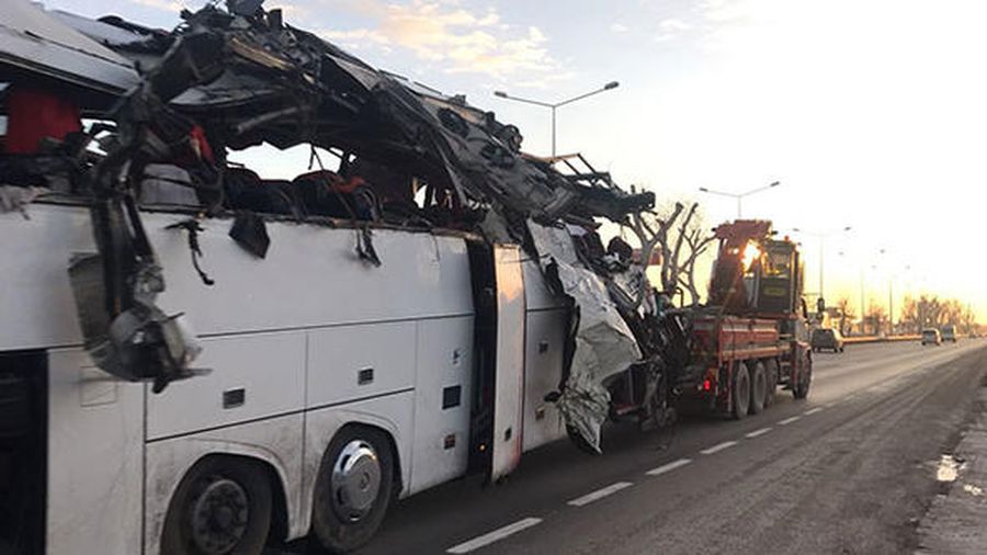 В Турции разбился автобус со школьниками: 11 погибших