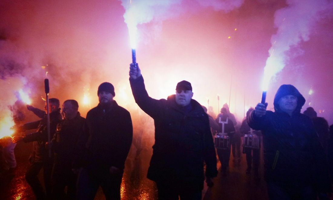 В Киеве прошел факельный марш по случаю столетия боя под Крутами