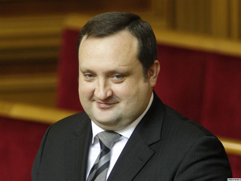 Луценко: Янукович приказал Арбузову создать коррупционную схему с закупкой вышек