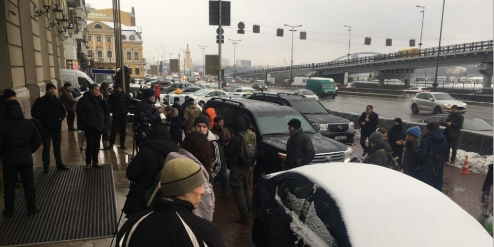 Сторонники Саакашвили заявили, что охрана киевского отеля не пустила к нему спецназ