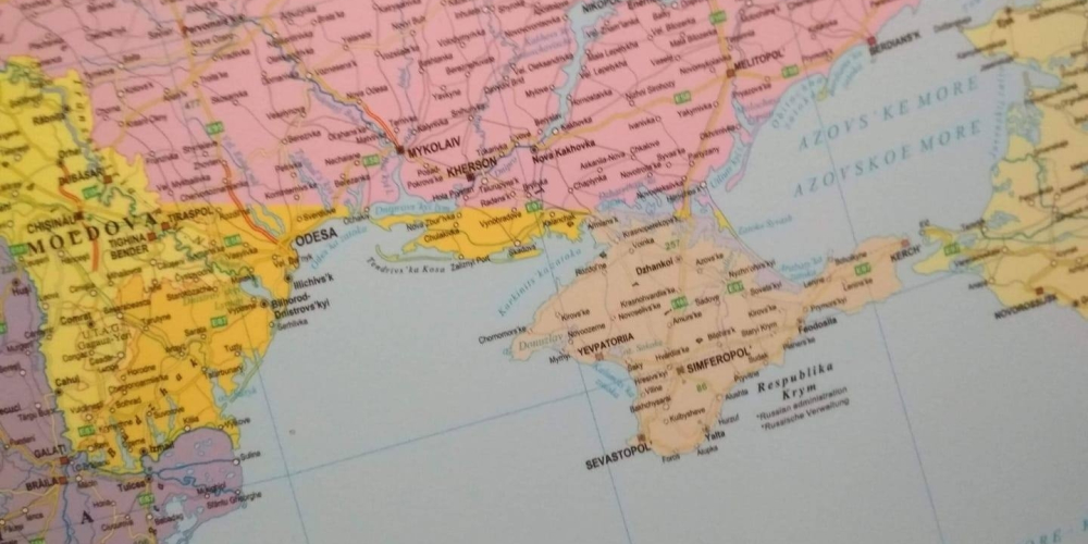 Посол: В Венгрии обнаружили карты с неукраинским Крымом и югом