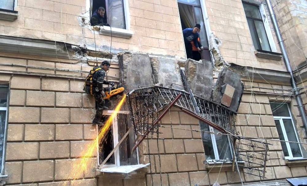 В Одессе обрушились два балкона жилого дома