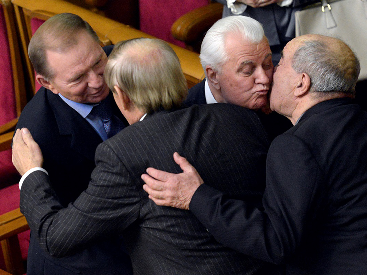 Поцелуи украинских политиков. Фотоподборка ко Дню Валентина