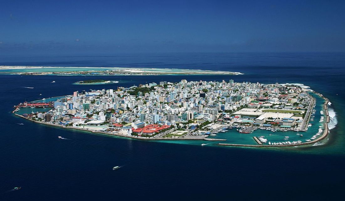 На Мальдивах объявлено чрезвычайное положение