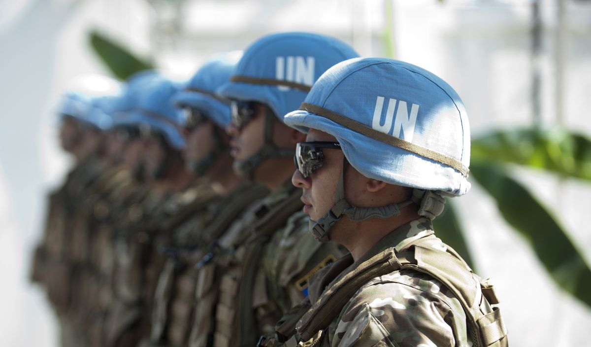 Армия оон. Миротворческие силы ООН. Бойцы ООН. Солдаты ООН. Миротворцы ООН.