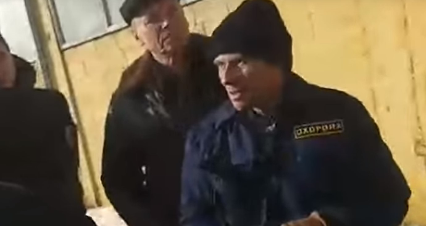 На львовском АТП произошла стычка депутатов с охранниками