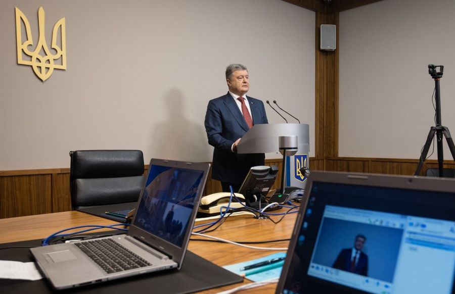 Порошенко: суд над Януковичем важен не только для Украины