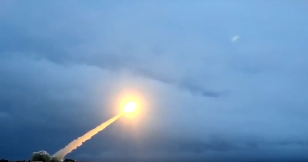 Путин показал запуск стратегической и крылатой ракет