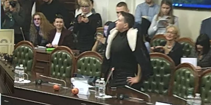 Савченко принесла два граната в комитет Рады