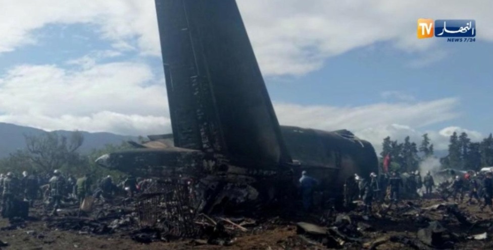При крушении самолета в Алжире погибли более 250 человек