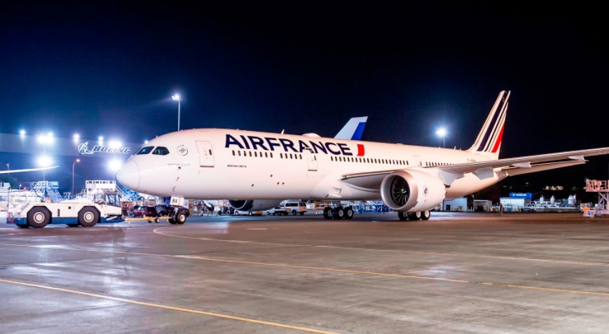 Air France из-за забастовки отменила почти треть рейсов
