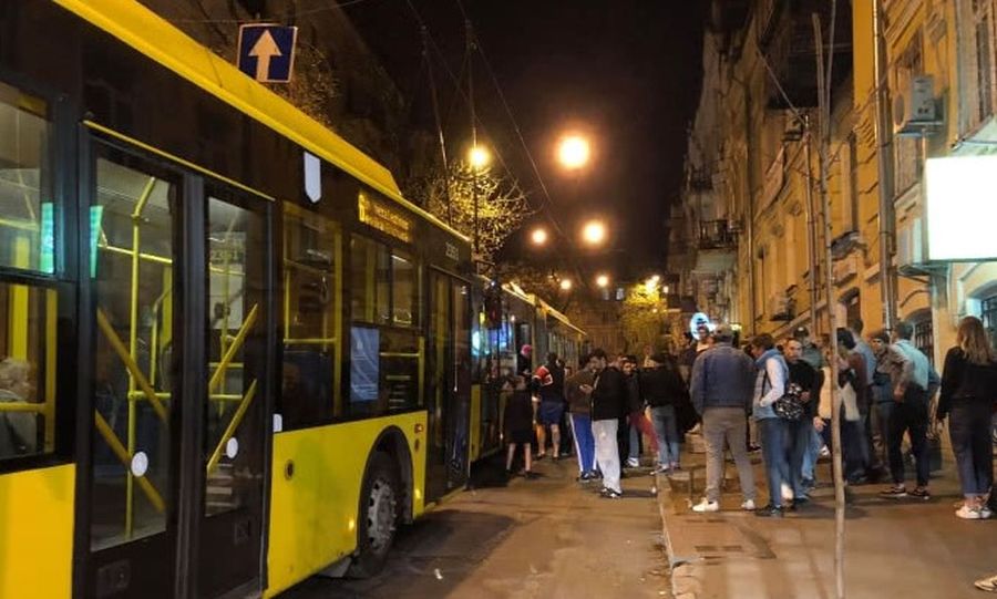 В центре Киева произошла драка в троллейбусе