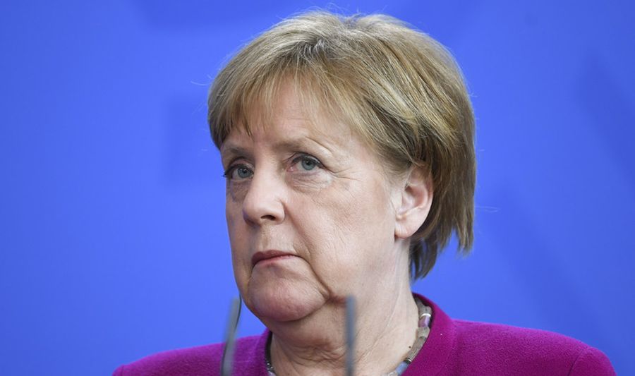 Меркель: Германия примет еще 10 тысяч беженцев