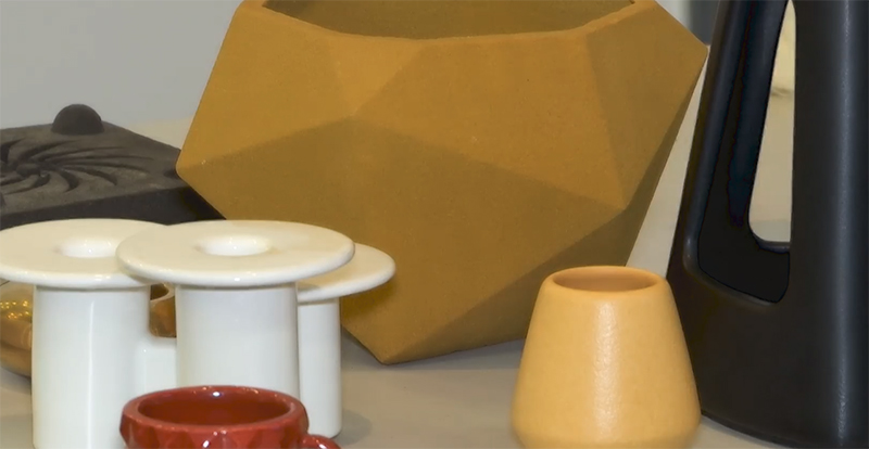 Гройсман показал украинский 3D-принтер для печати керамики