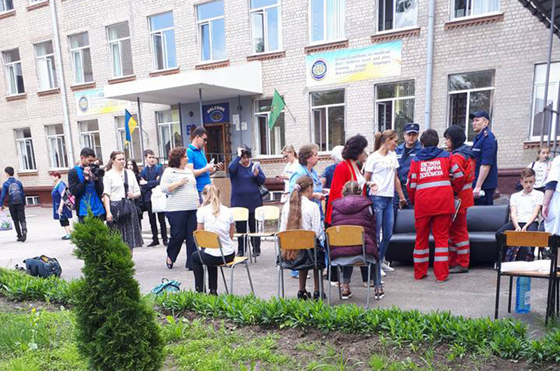 В харьковской школе распылили газ, госпитализированы 15 учеников