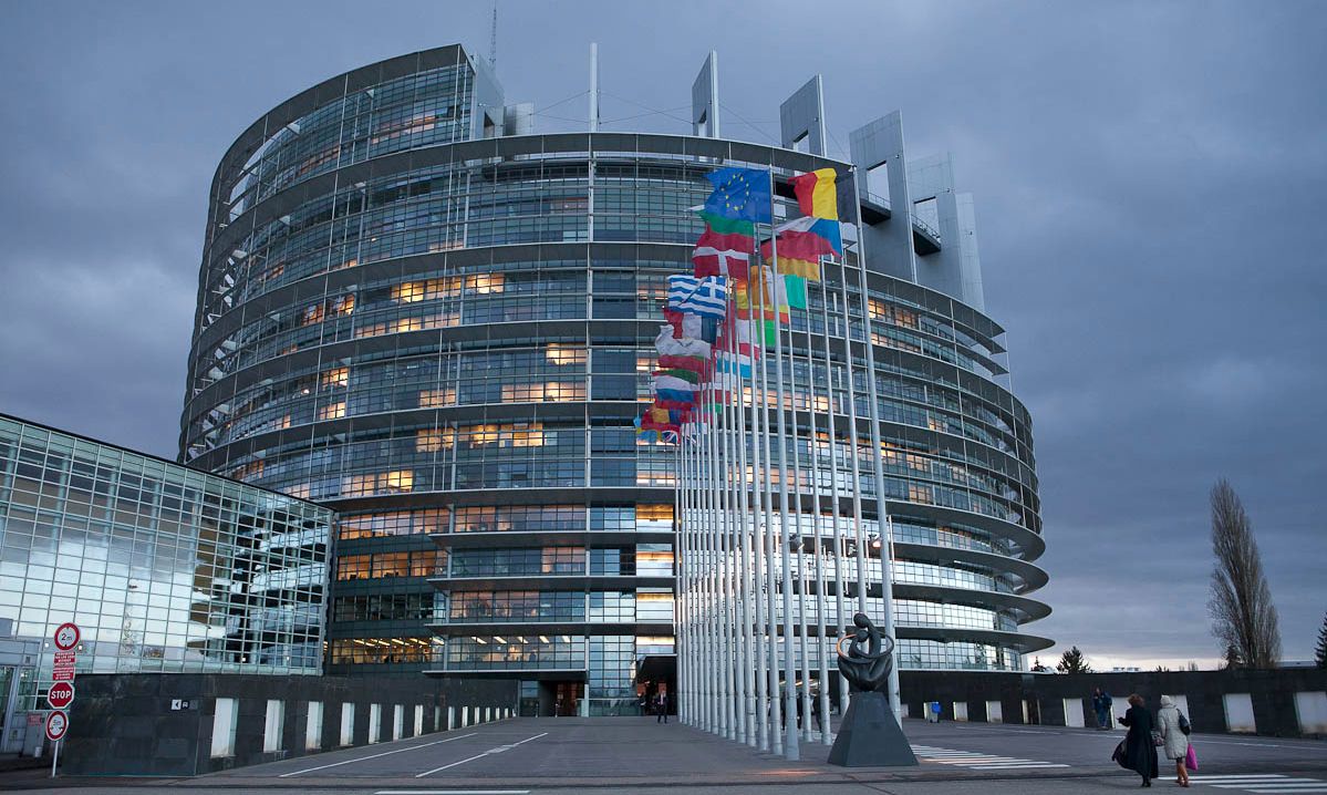 Европарламент принял резолюцию в поддержку Сенцова