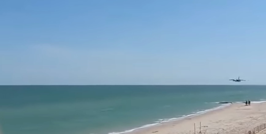 В ВСУ объяснили полет Су-25 над пляжем в Кирилловке