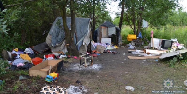 Полиция сообщила подробности нападения на лагерь ромов под Львовом