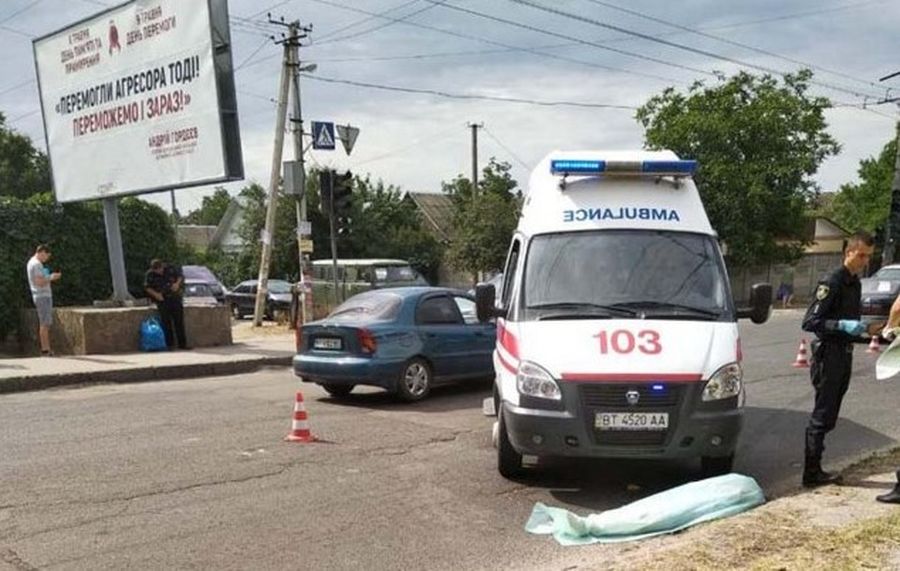 В Херсоне «скорая» насмерть сбила женщину на пешеходном переходе