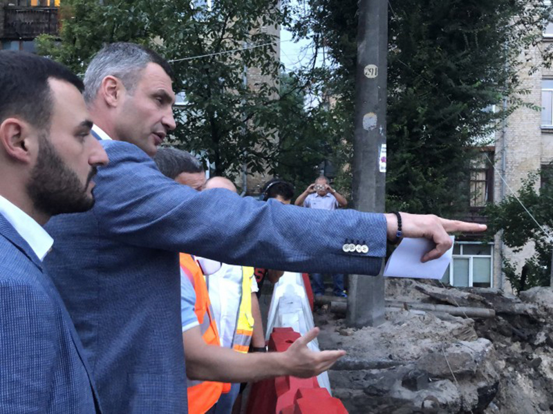 Кличко прокомментировал частичное обрушение моста и непогоду в Киеве