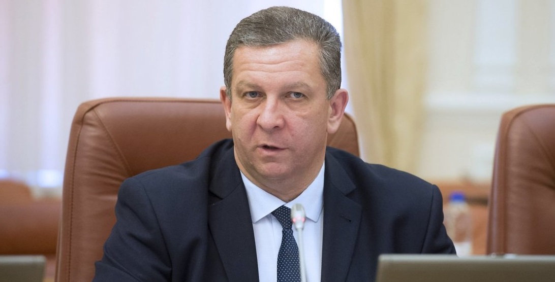 Рева пообещал урегулировать вопрос выплаты пенсий жителям Донбасса