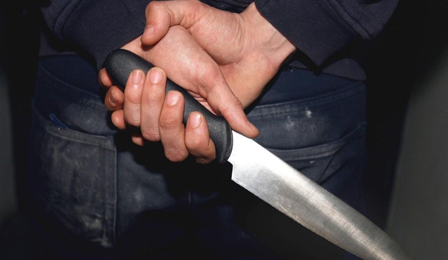 Во Львове член С14 ранил ножом полицейского
