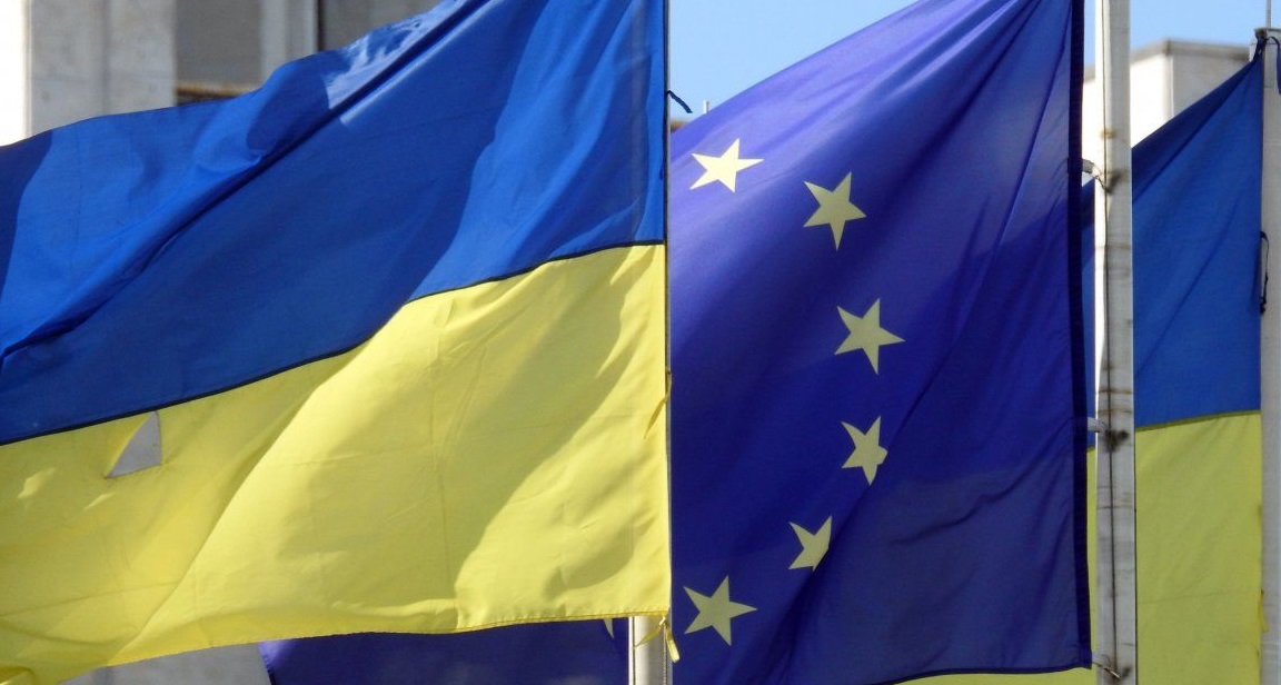 В Евросоюзе прокомментировали планы Украины закрепить в Конституции курс на ЕС и НАТО