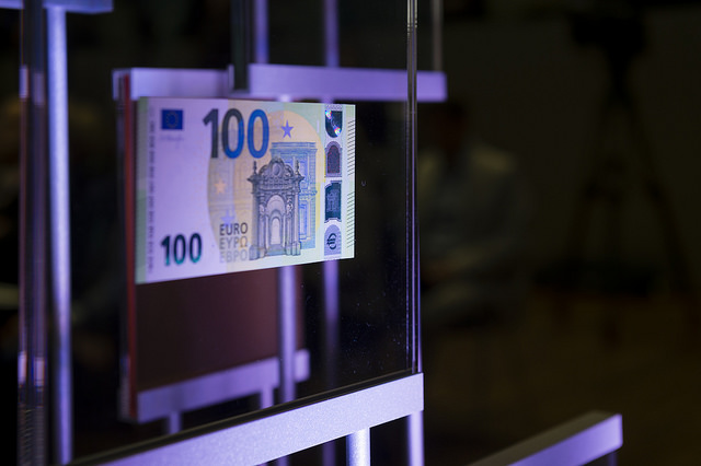 Европейский центробанк показал новые 100 и 200 евро - 2 - изображение