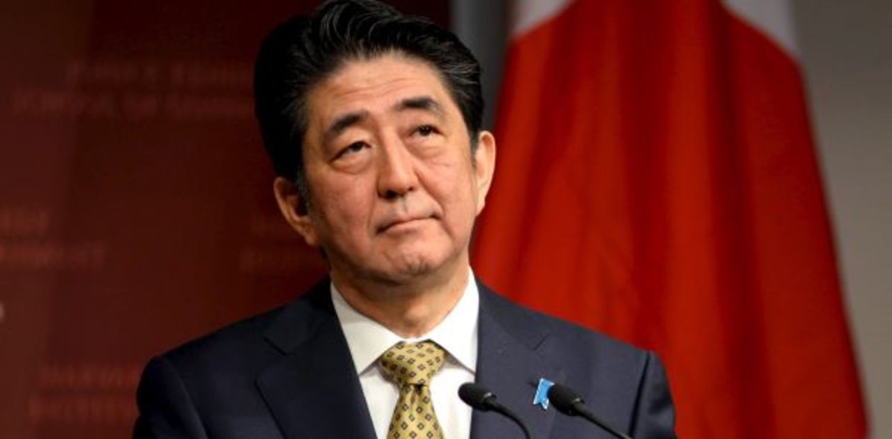 Абэ: Япония хочет заключить мирный договор с Россией