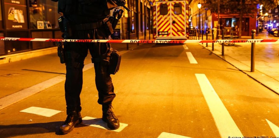 Нападение с ножом в Париже, 7 раненых